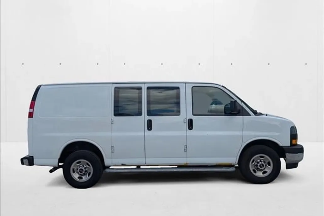 2021 Gmc Savana Cargo 2500 photo 1