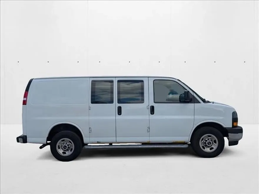 2021 Gmc Savana Cargo 2500 photo 1