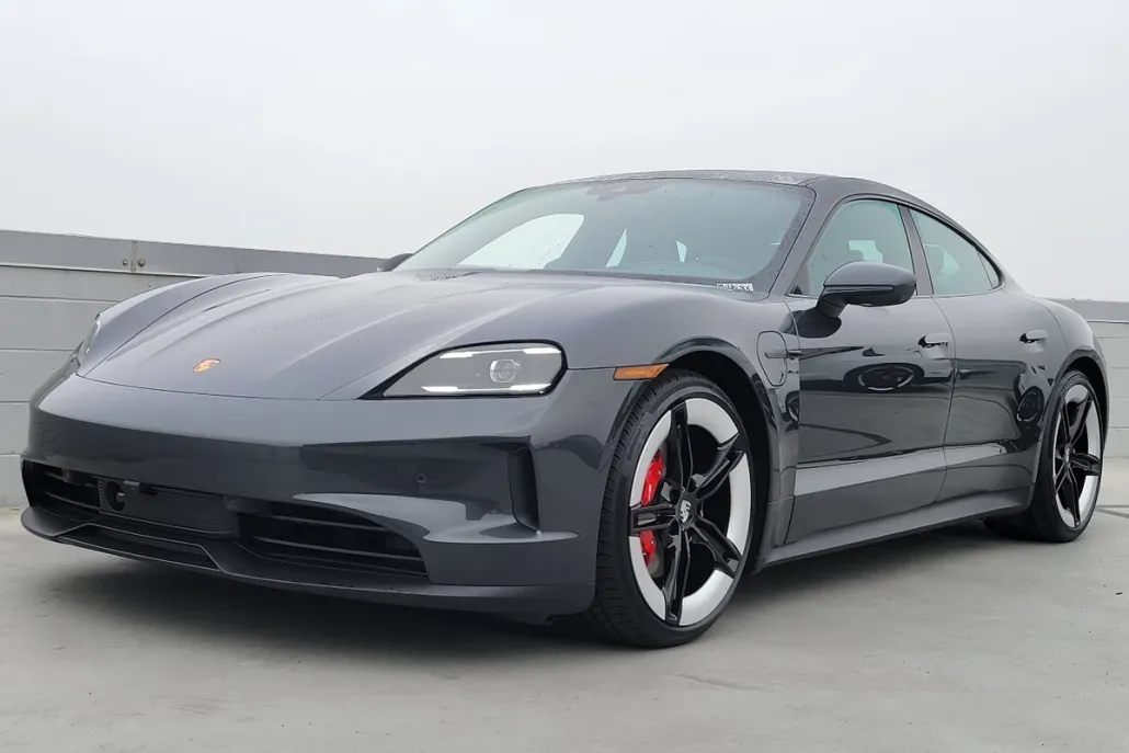 2025 Porsche Taycan 4S photo 1