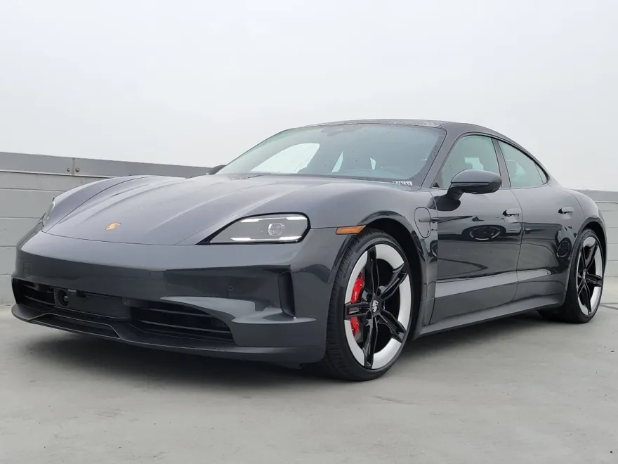 2025 Porsche Taycan 4S photo 1