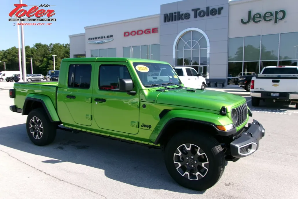 2025 Jeep Gladiator Sport S photo 1