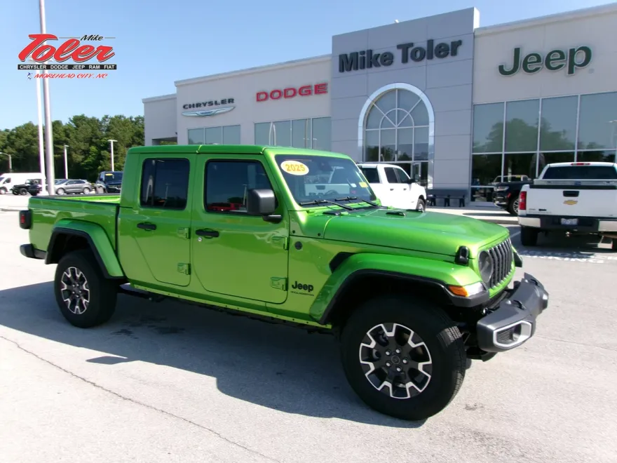 2025 Jeep Gladiator Sport S photo 1