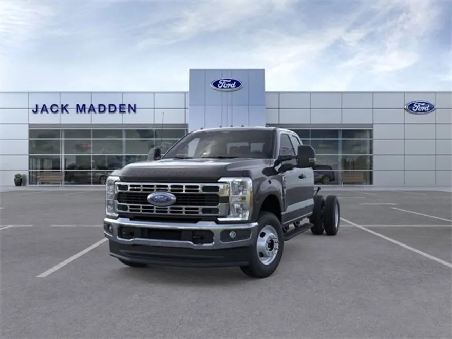 2025 Ford F-350 photo 1