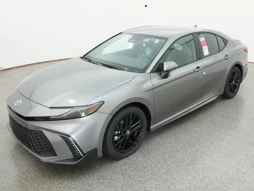 2026 Toyota Camry SE photo 1