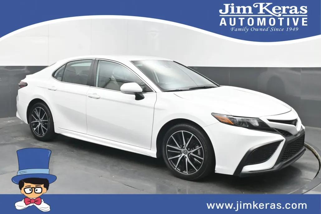 2023 Toyota Camry SE photo 1