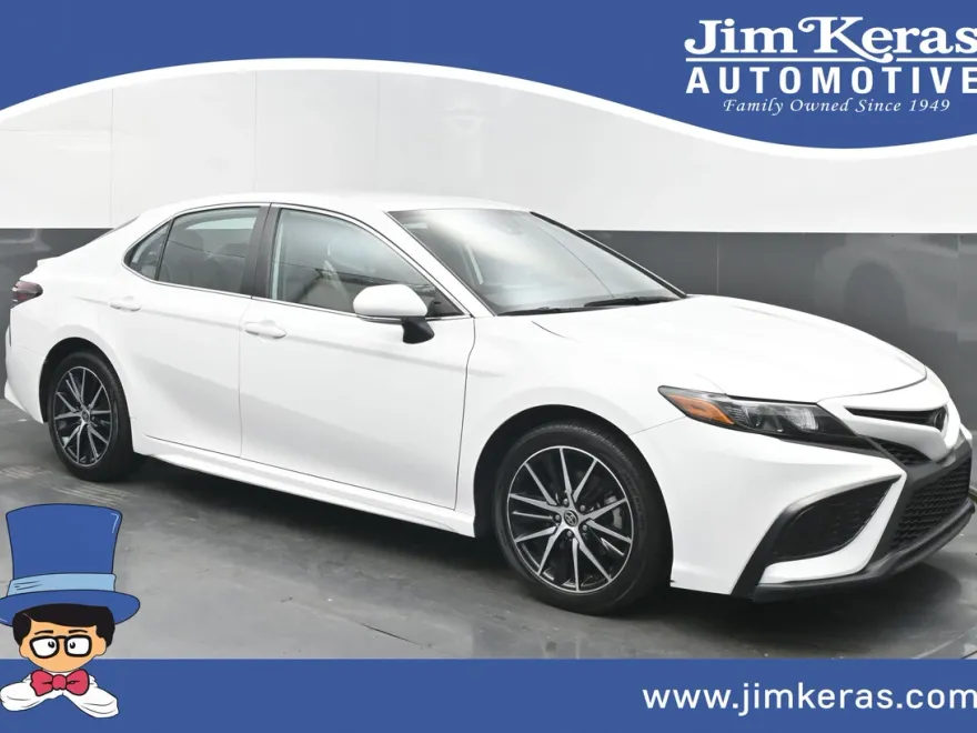 2023 Toyota Camry SE photo 1