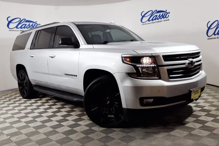 2020 Chevrolet Suburban LT photo 1