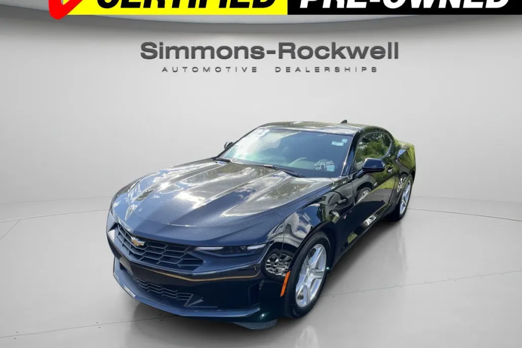 2023 Chevrolet Camaro 1LT photo 1