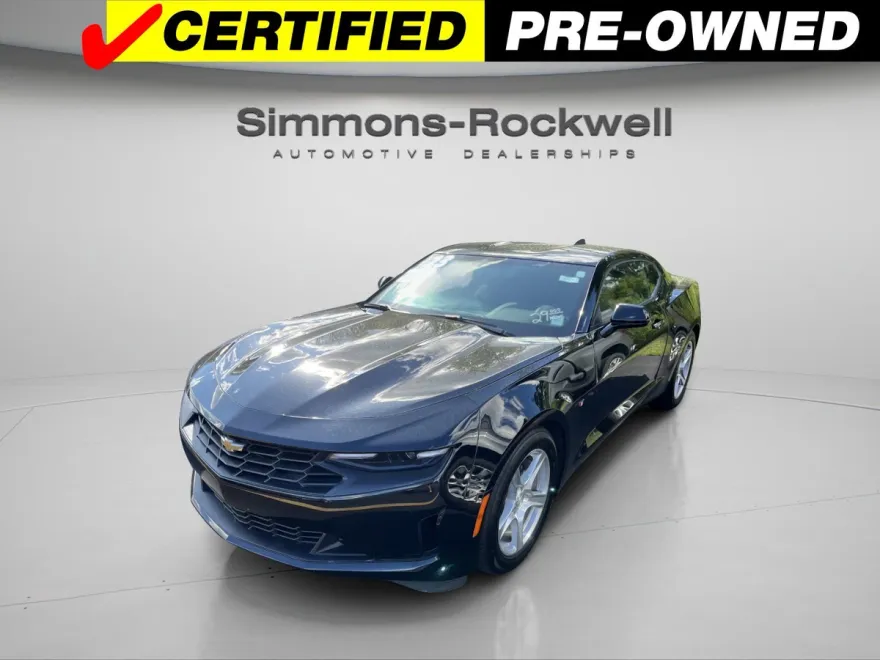 2023 Chevrolet Camaro 1LT photo 1
