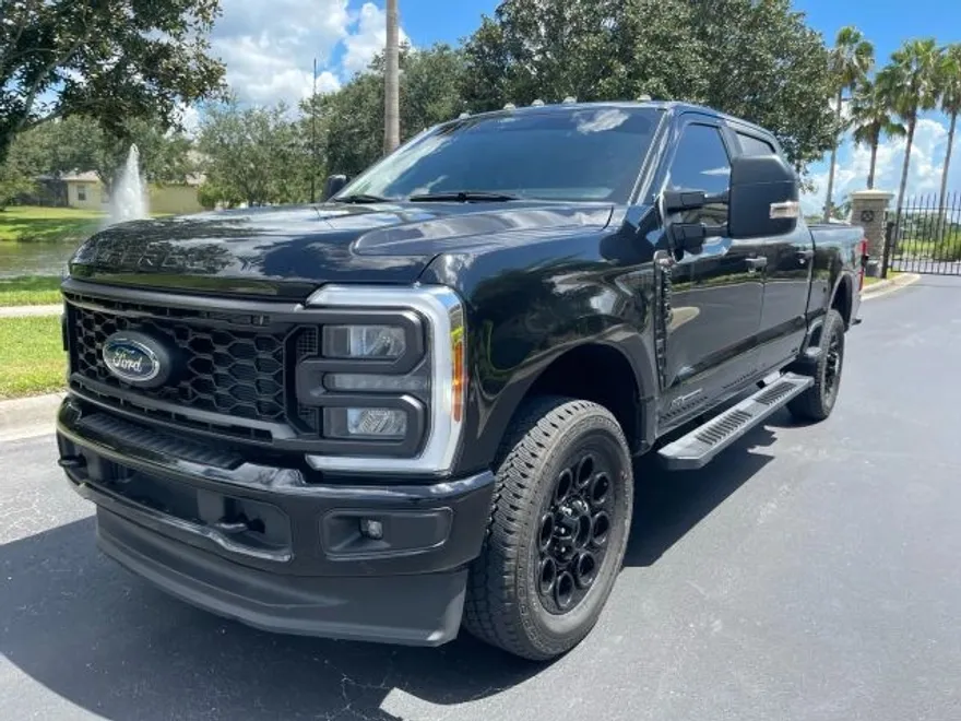 2024 Ford F-350 photo 1