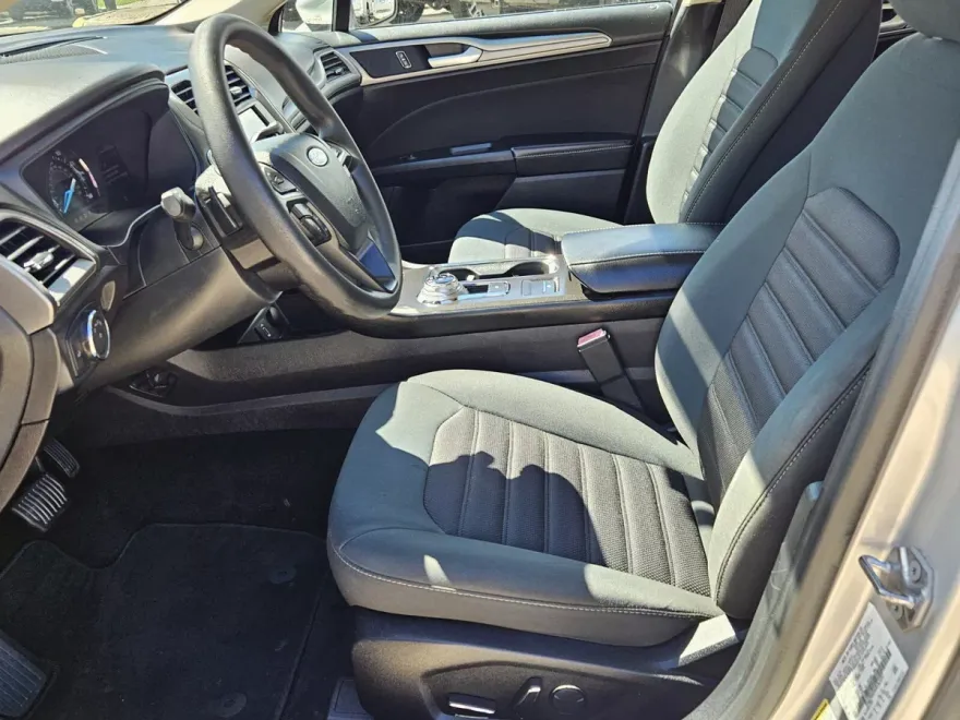 2018 Ford Fusion SE photo 1
