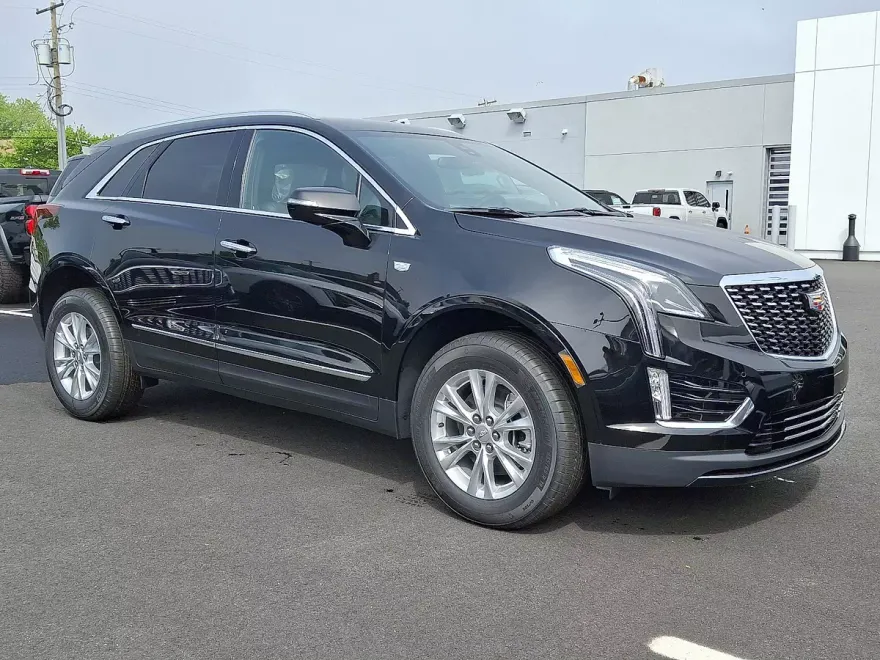 2025 Cadillac XT5 Luxury photo 1