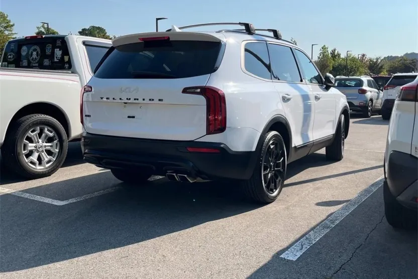 2022 Kia Telluride EX photo 1