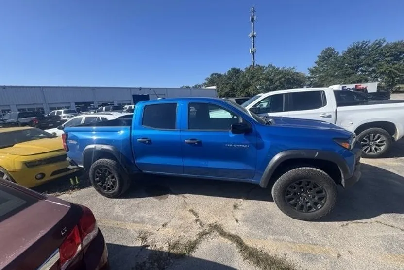 2023 Chevrolet Colorado Trail Boss photo 1