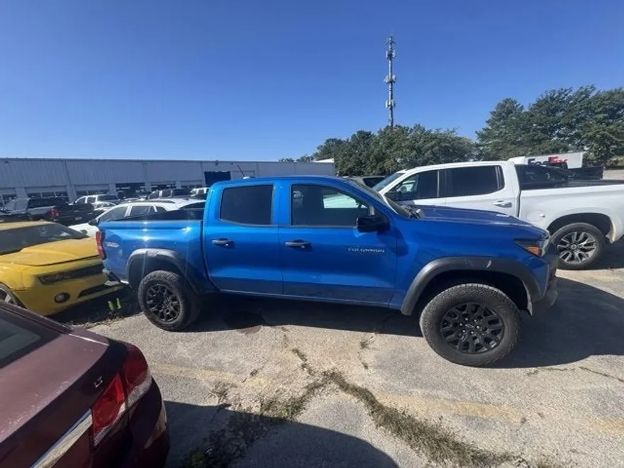 2023 Chevrolet Colorado Trail Boss photo 1