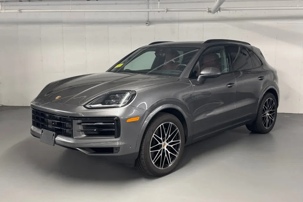 2025 Porsche Cayenne photo 1