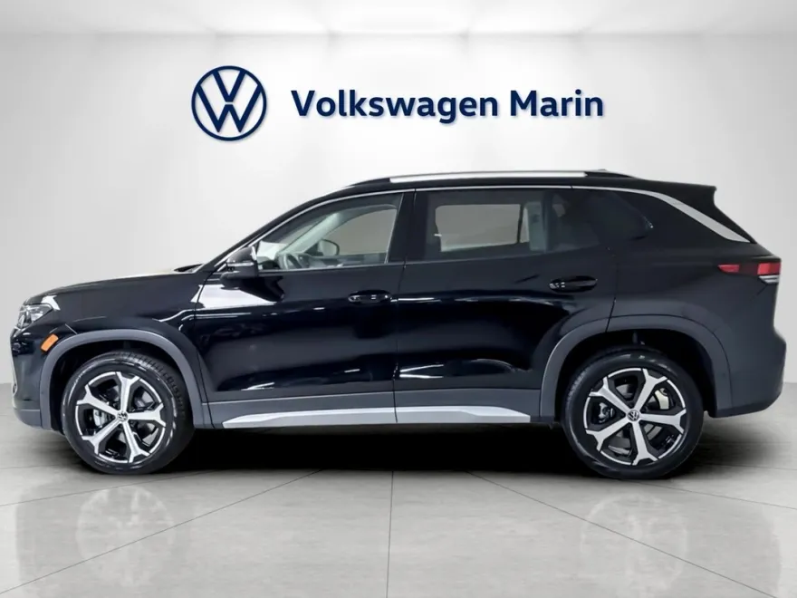 2025 Volkswagen Tiguan SE photo 1