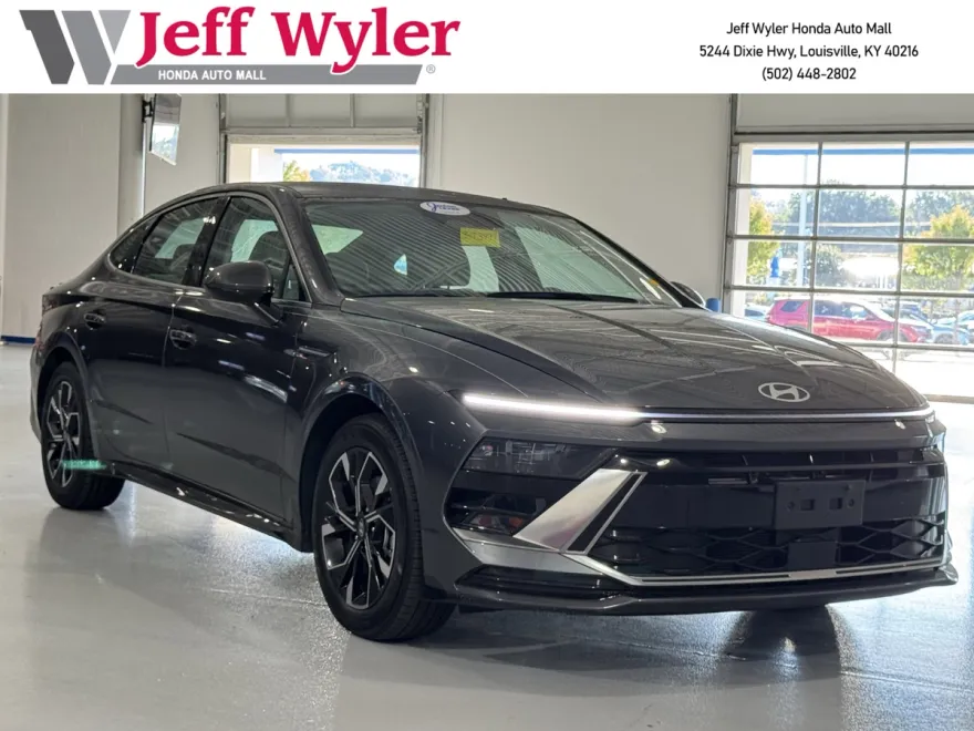 2025 Hyundai Sonata SEL photo 1