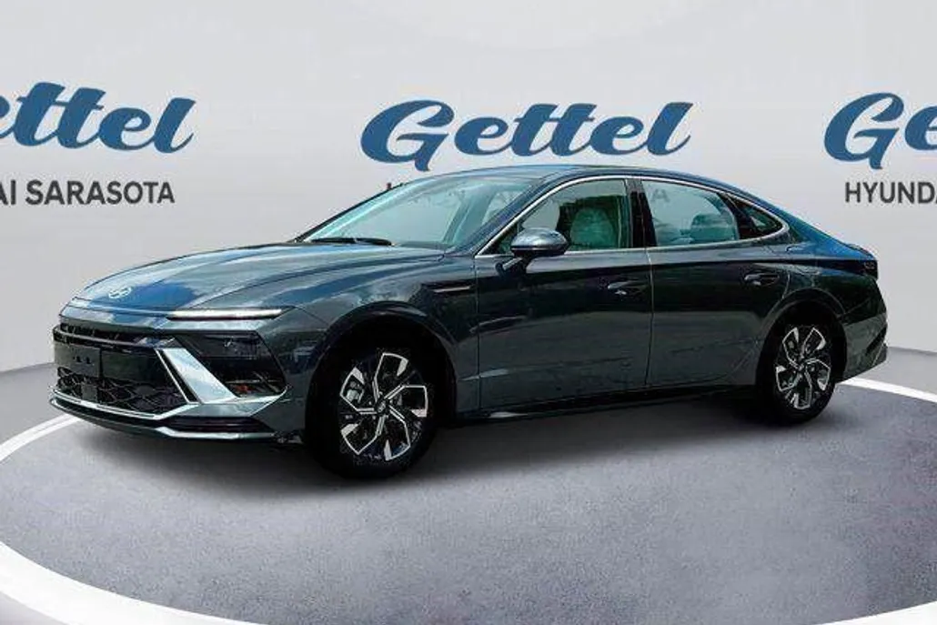 2025 Hyundai Sonata SEL photo 1