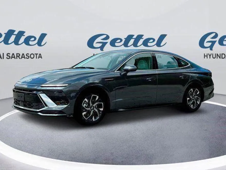 2025 Hyundai Sonata SEL photo 1