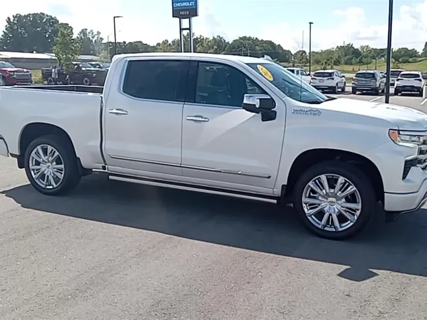 2025 Chevrolet Silverado 1500 High Country photo 1