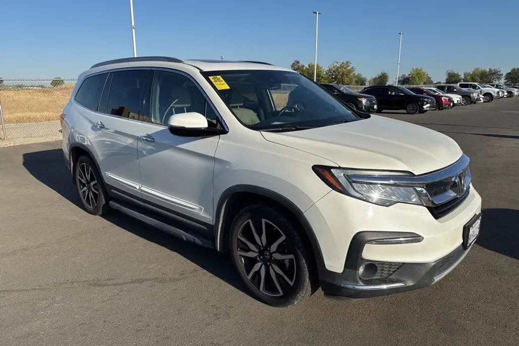 2019 Honda Pilot Touring photo 1