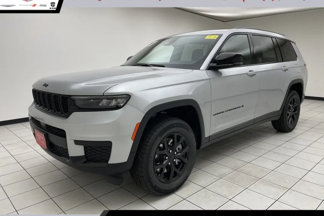 2025 Jeep Grand Cherokee Altitude photo 1