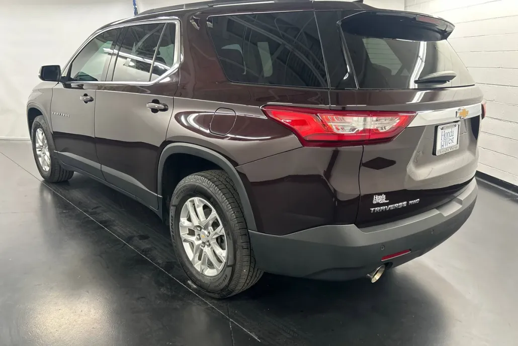 2021 Chevrolet Traverse Leather photo 1