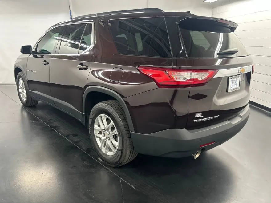2021 Chevrolet Traverse Leather photo 1