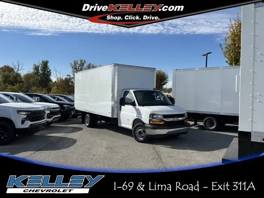 2024 Chevrolet Express Cutaway 3500 photo 1