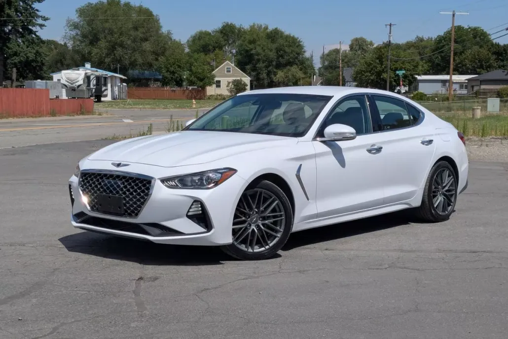 2019 Genesis G70 2.0T Advanced photo 1