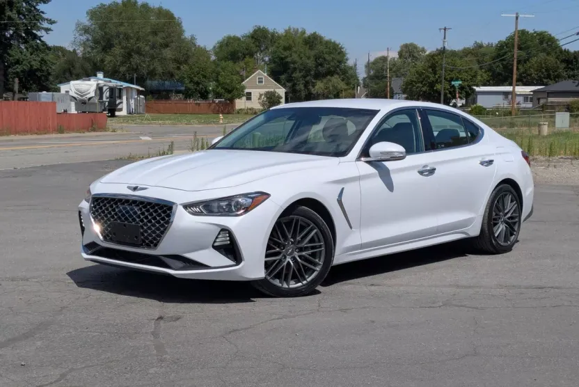 2019 Genesis G70 2.0T Advanced photo 1