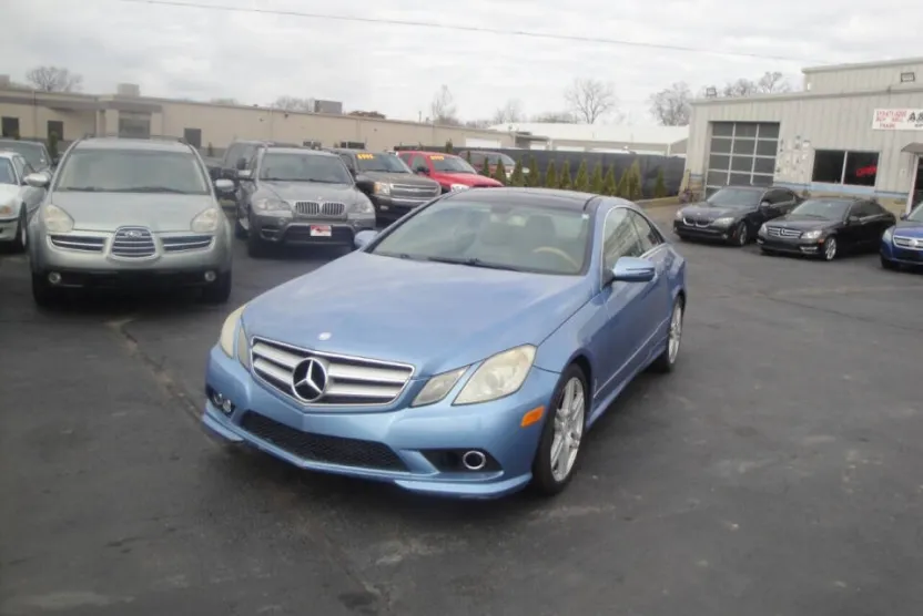 2010 Mercedes Benz E 550 Coupe photo 1