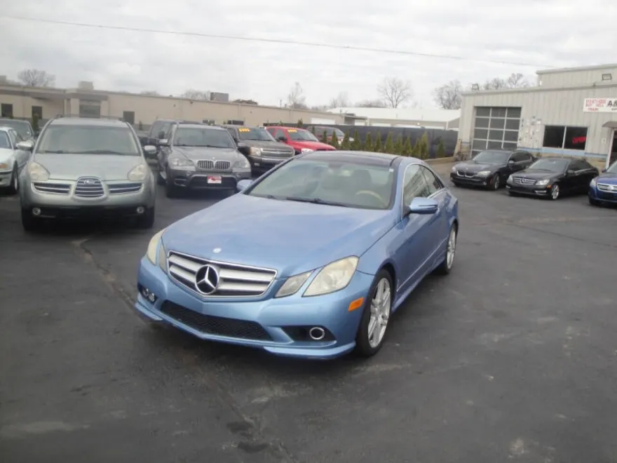 2010 Mercedes Benz E 550 Coupe photo 1