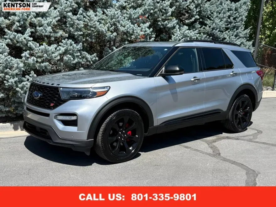 2023 Ford Explorer ST photo 1