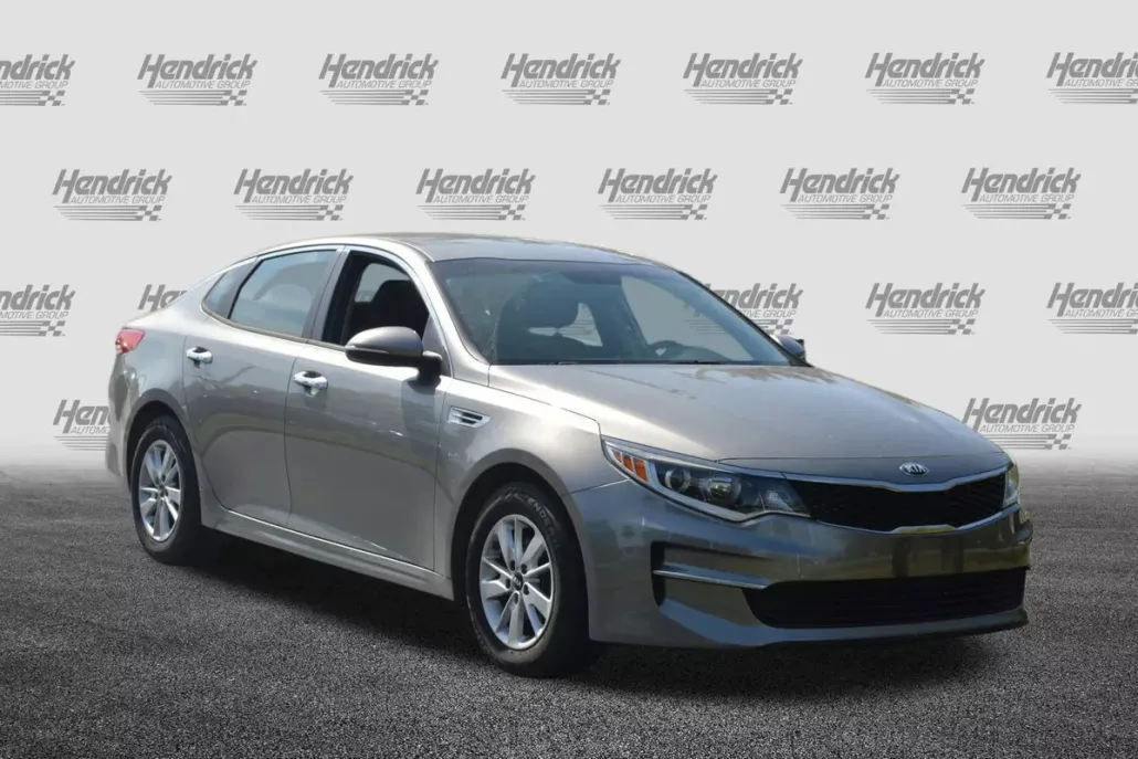 2016 Kia Optima LX photo 1