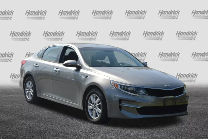 2016 Kia Optima LX photo 1