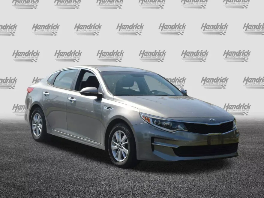 2016 Kia Optima LX photo 1