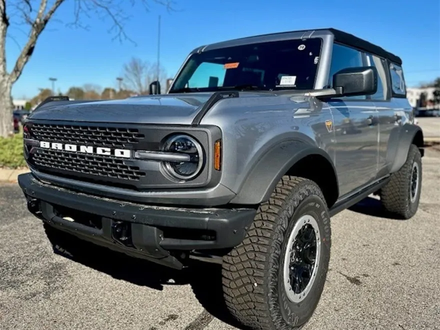 2024 Ford Bronco Badlands photo 1