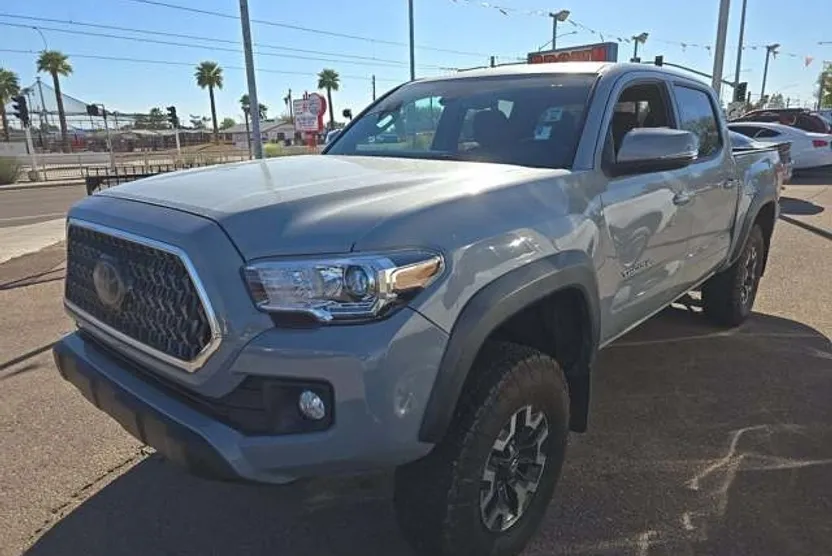 2018 Toyota Tacoma TRD Off-Road photo 1
