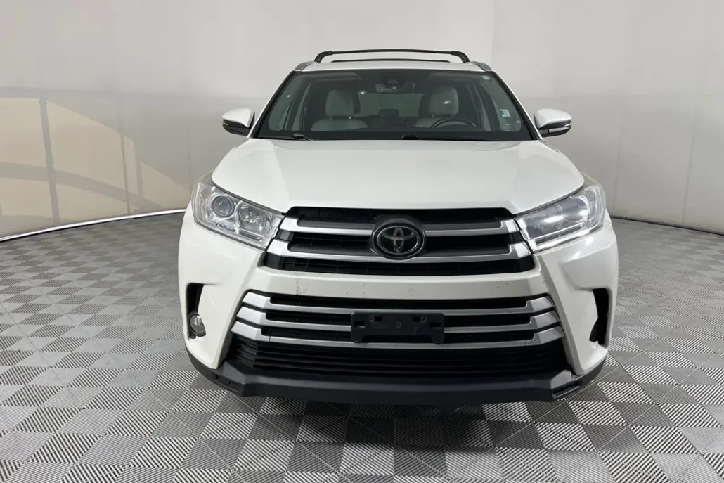 2018 Toyota Highlander XLE photo 1