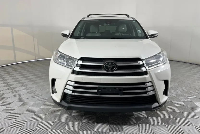 2018 Toyota Highlander XLE photo 1