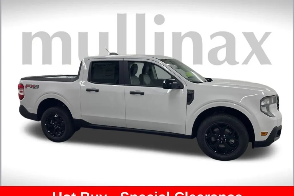 2025 Ford Maverick XLT photo 1