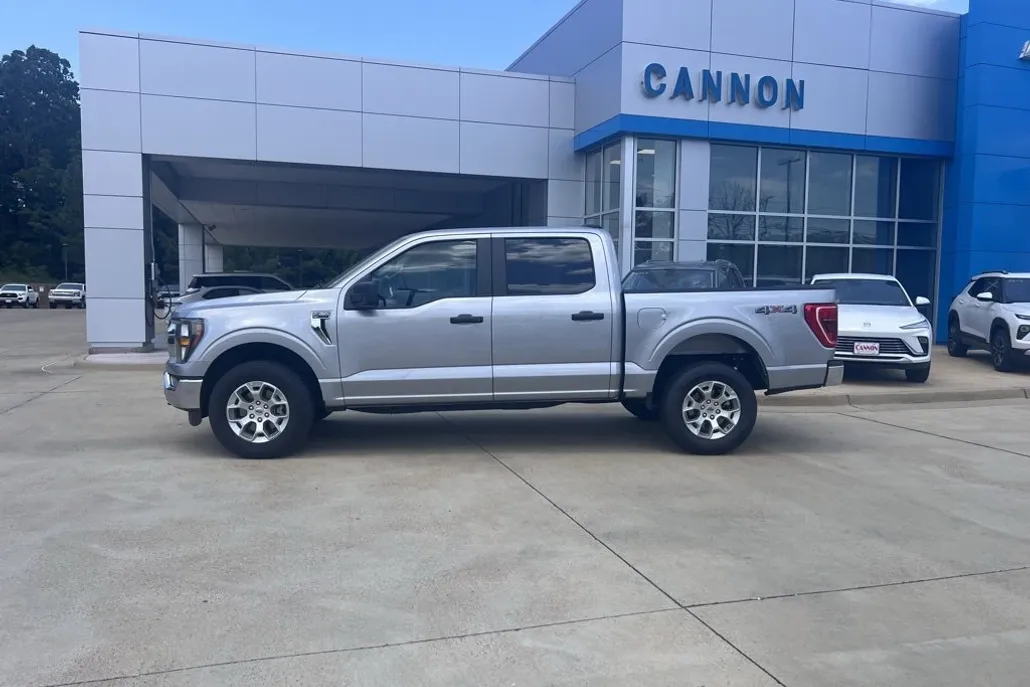 2023 Ford F-150 XL photo 1