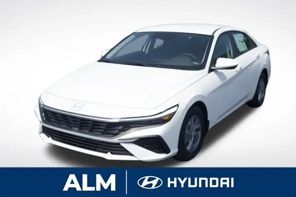 2025 Hyundai Elantra SE photo 1