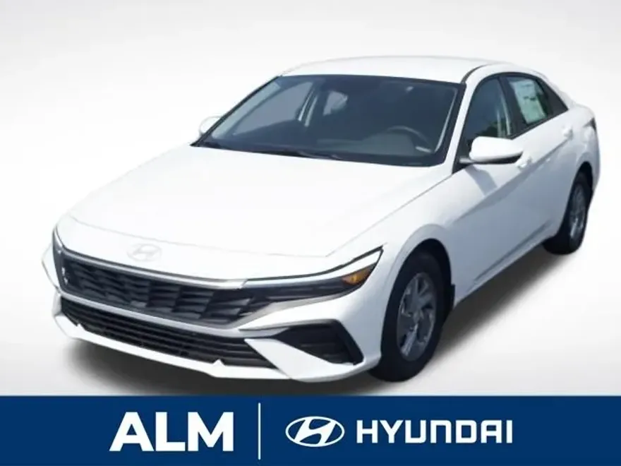2025 Hyundai Elantra SE photo 1