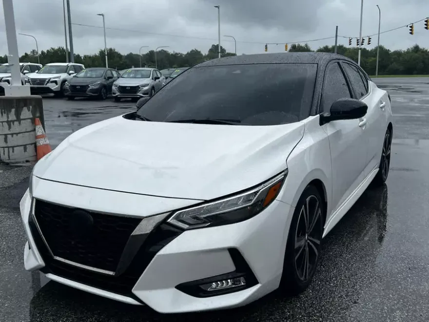 2022 Nissan Sentra SR photo 1