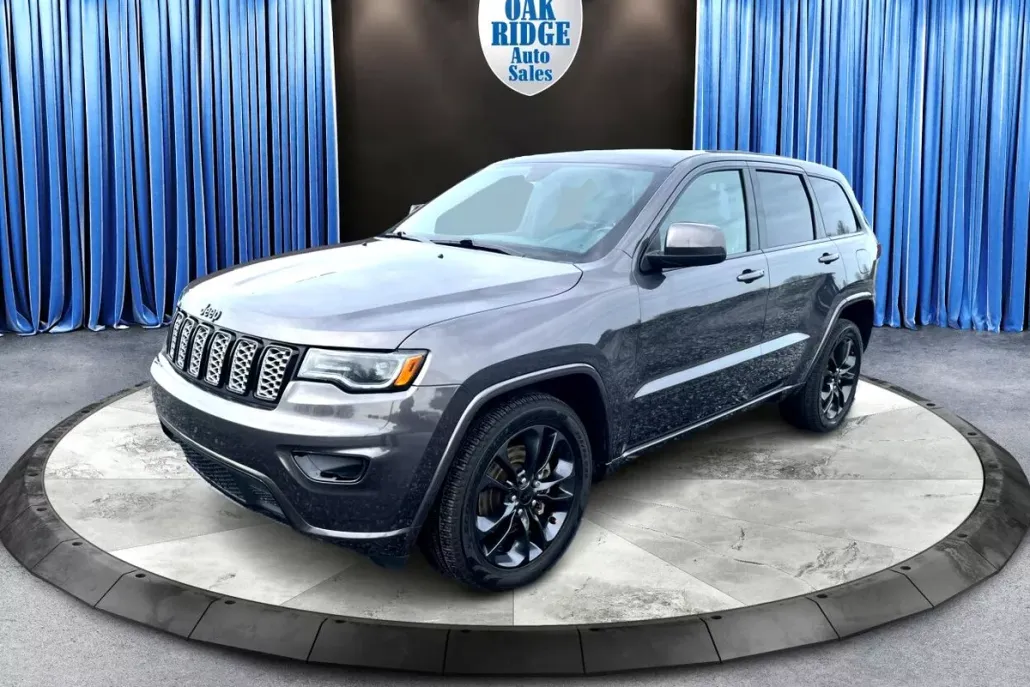 2021 Jeep Grand Cherokee Laredo X photo 1