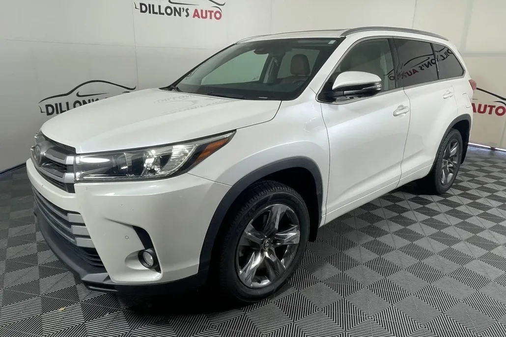 2017 Toyota Highlander Limited photo 1