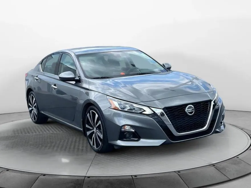 2020 Nissan Altima 2.5 Platinum photo 1